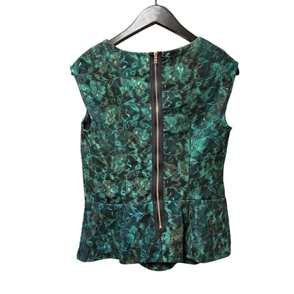 🌟70% OFF🌟Ann Taylor Green Lace Sleeveless Top - Picture 2 of 2